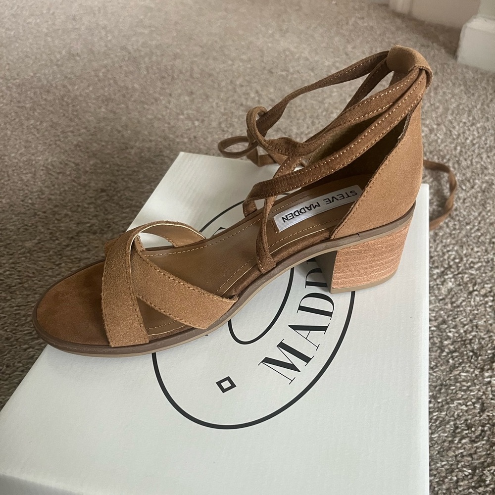 Steve Madden Tan Sandals Cross-Strap Design